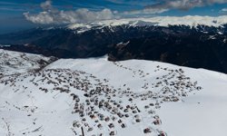 Trabzon'da karlar altında kalan yaylalar havadan görüntülendi