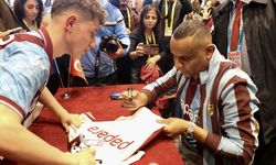 Trabzonspor'un eski futbolcusu Jaja, bordo-mavili taraftarlarla buluştu