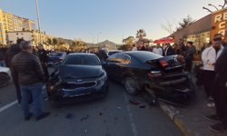 Sahil Yolunda Zincirleme Kaza