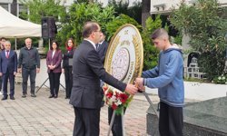 Atatürk Anıtı’na Çelenk Sunuldu