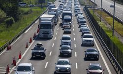Yollardaki bayram dönüşü yoğunluğu sürüyor