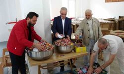 İki asırlık gelenek çocukların bayram sevincine dönüşüyor