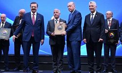 TOBB’dan Hizmet Şeref Plaketi