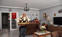 Şehit babası acısını gemi maketi yaparak dindirmeye çalışıyor