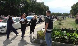 YKS'de son dakika yarışı: Kimi saniyelerle yetişti, kimi kapıda kaldı