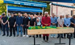 Özgen Dönmez Dualarla Son Yolculuğuna Uğurlandı