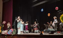 Artvin Fen Lisesi'nde Büyük Konser: Baharın Coşkusu 90'ların Ruhuyla Buluştu!