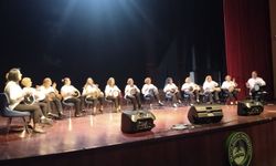 Türkülerle Duygulandırdılar, Ritimlerle Coşturdular