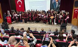 Şavşat Meslek Yüksekokulu’nda Mezuniyet Coşkusu