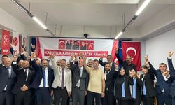 MHP Borçka İlçe Kongresi'nde Erdal Osmanoğlu Güven Tazeledi