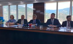 Mustafa Demir Artvin'de Teşkilatla Buluştu: "Yerel Yönetimler Bizim Vazgeçilmezimiz"