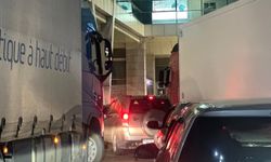 Sarp’ta Gece Çilesi: Küçük Araçlar TIR Kuyrukları Arasında Mahsur Kalıyor