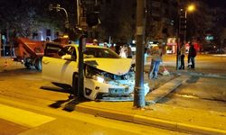 Bursa'da iki otomobilin çarpıştığı kazada 7 kişi yaralandı