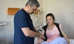 Görme kaybı şikayetiyle gittiği hastanede tıkalı şah damarı el bileğinden operasyonla açıldı