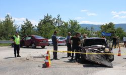 Kastamonu'da iki otomobilin çarpıştığı kazada 1 kişi öldü, 3 kişi yaralandı
