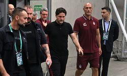 Trabzonspor'daki görevinden istifa ettiğini açıklayan Fatih Tekke, takım otobüsüyle stattan ayrıldı