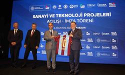 Bakan Kacır'dan Trabzonspor'a Salah teşekkürü
