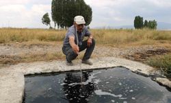 Erzurum'da kuyudan çıkan suyun köpükleri alev alıyor, elleri yumuşatıyor