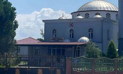Hırsızlar camiden bağış kutusunu çaldı