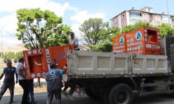 İlçenin dört bir yanına giysi kumbaraları