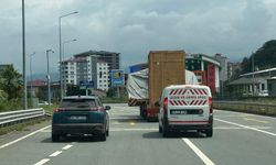 Karadeniz Sahil Yolu’nda Dev Araçlar: Trafikte Geçit Vermiyor!
