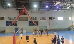 Arhavi'de GSB Spor Okulları Voleybol Kursu Tam Gaz Devam Ediyor