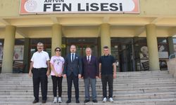 Şahin, Fen Lisesinde Öğrencilerle Bir Araya Geldi