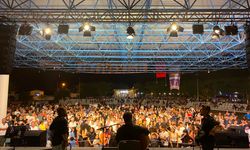 Yayla Trio Kemalpaşa’yı Coşturdu: Oyunun Sonu Gelmedi!