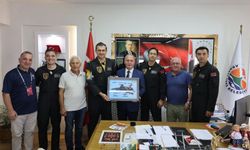 SoloTürk Ekibinden Başkan Ataselim’e Ziyaret