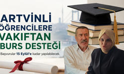 Artvinli Öğrencilere Vakıftan Burs Desteği