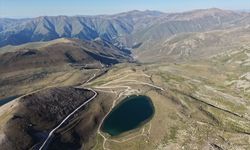 Haldizen Dağları'ndaki krater gölleri ilgi çekiyor