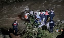 Trabzon'da dereye devrilen otomobilin sürücüsü öldü