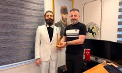 Akif Manaf “Sanat ve Barış Ödülü” ile Onurlandırıldı