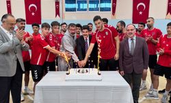 Kaymakam Karakaya, Hopaspor’un Antrenmanında
