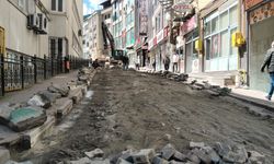 Cumhuriyet Caddesi’nde Çalışmalar Başladı.