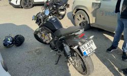 Atakum'da motosiklet otomobil lle çarpıştı: 1 yaralı