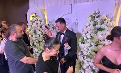 SİMGE VE GÜROL GÖRKEMLİ DÜĞÜNLE DÜNYA EVİNE GİRDİ