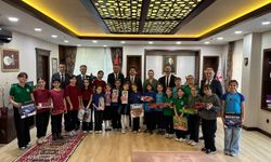 Hopa’da Öğrencilerden Kaymakam Karakaya’ya Ziyaret