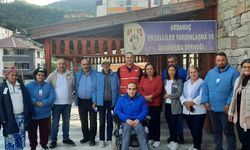 Kızılay’dan Engelli Kursiyerlere Kıyafet Desteği