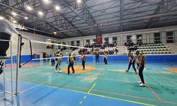 Murgul’da Cumhuriyet Bayramı Voleybol Turnuvası Başladı