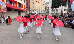 Miniklerin Bando Gösterisi Büyük Beğeni Topladı