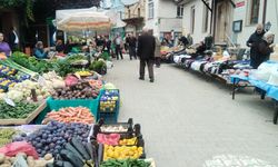 Artvin Halk Pazarında Tezgâhlar Dolu, Poşetler Boş!