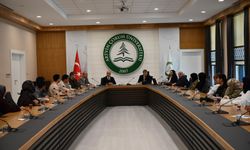 AÇÜ’de Yabancı Öğrencilerin İkamet Sorunları Görüşüldü
