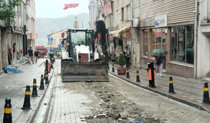 İnönü Caddesi’nde Doğalgaz Çalışmaları Sürüyor