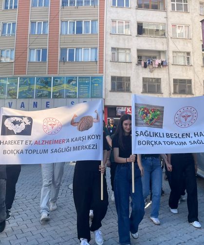 Alzheimer’a Dikkat Çekmek İçin Farkındalık Yürüyüşü