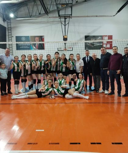 Artvin’de Yıldız Kızlar Voleybol Heyecanı Başladı