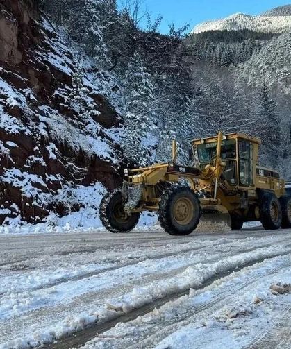 61 Köy Yolu Kar Nedeniyle Ulaşıma Kapandı