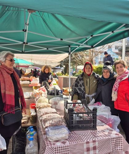 CHP’li Kadınlardan Esnafa Ziyaret