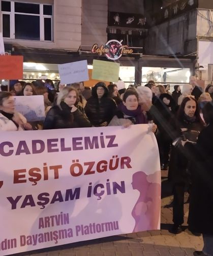 Kadınlar Şiddete ve Eşitsizliğe Karşı Yürüdü
