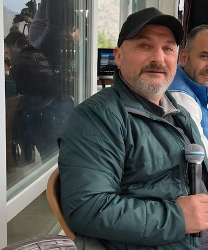 Mikrofonun Ardındaki Yürek
